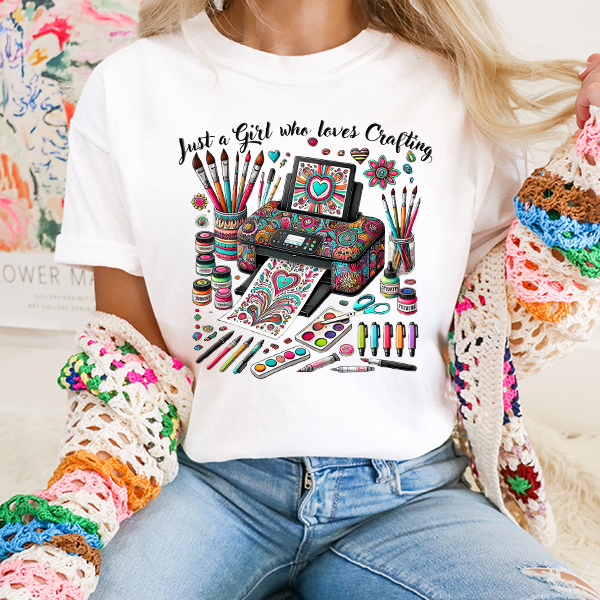Girl Who Loves Crafting Transfer - T-SHIRT SIZE