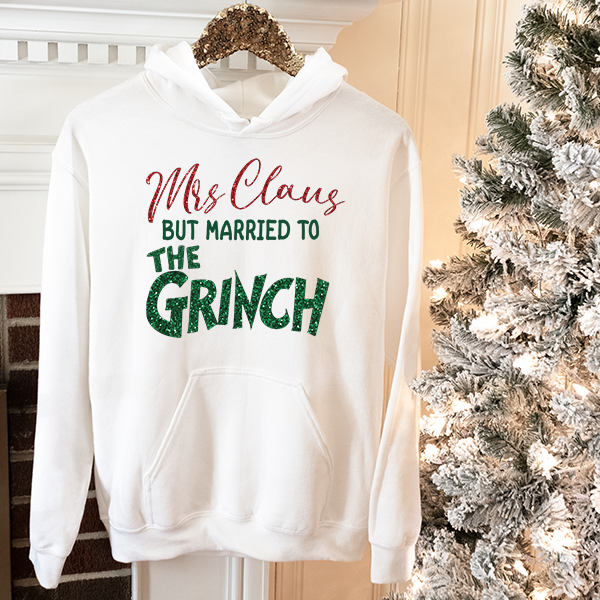 Mrs Claus Married To The Grinch Transfer - T-SHIRT SIZE