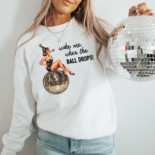 Vintage Disco Ball Lady New Years - T-SHIRT SIZE